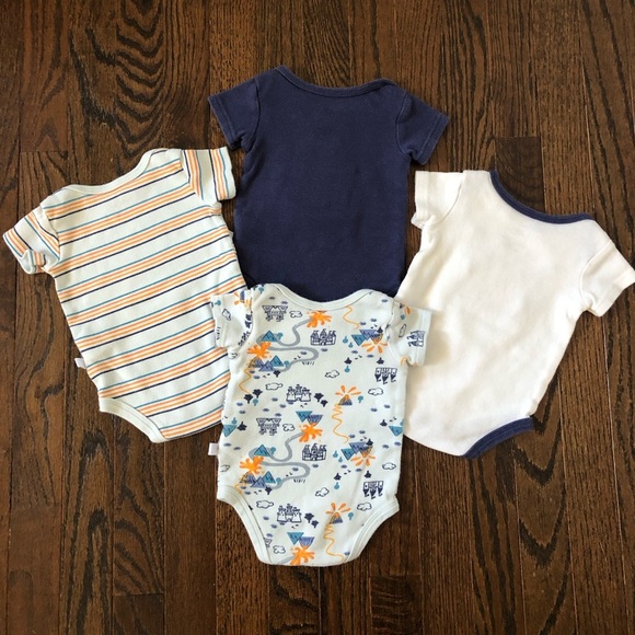 Rosie Pope x4 Bundle: Boys 3-6M “King of the Castle” Short-Sleeve Onesie Set - Picture 8 of 9